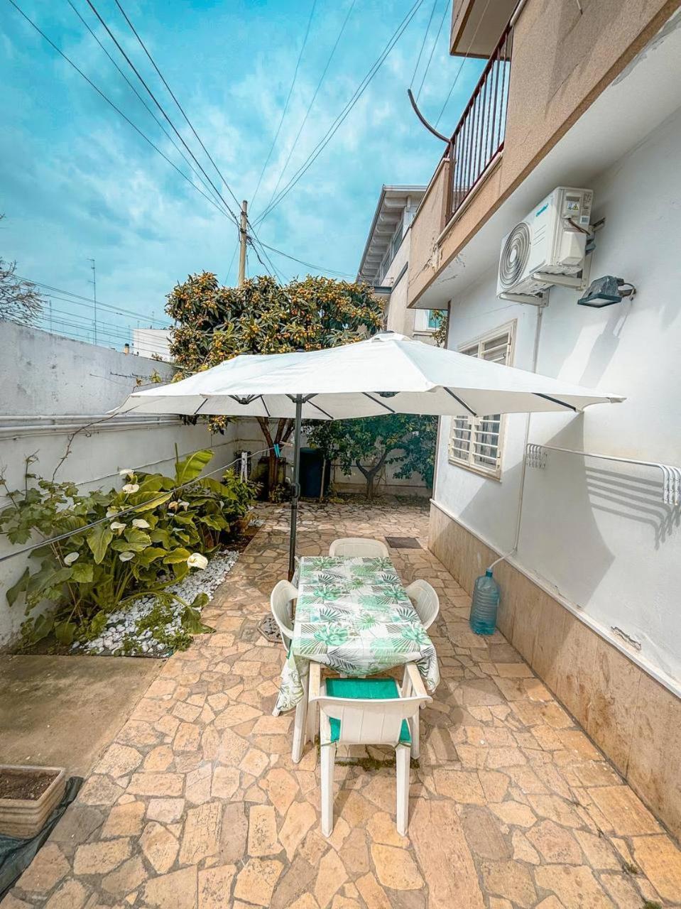 Villa Magnolia Con Giardino Bari Exterior photo